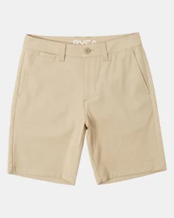 BOY RVCA Shorts>BOYS BACK IN HYBRID 19" SHORTS