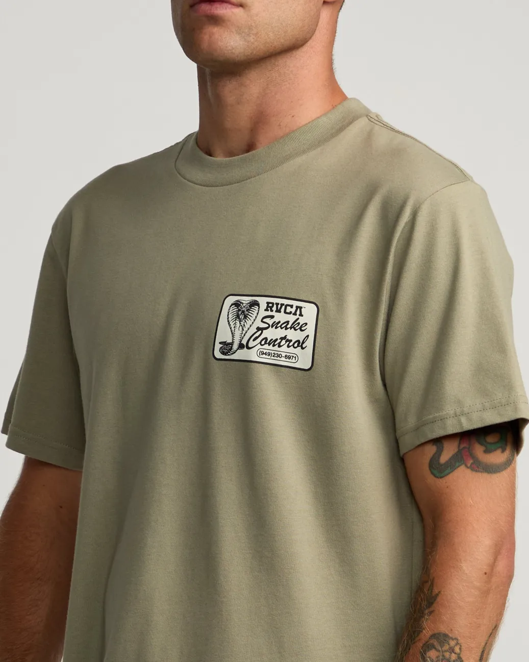 RVCA Tees / Tanks>COBRA SERVICES TEE