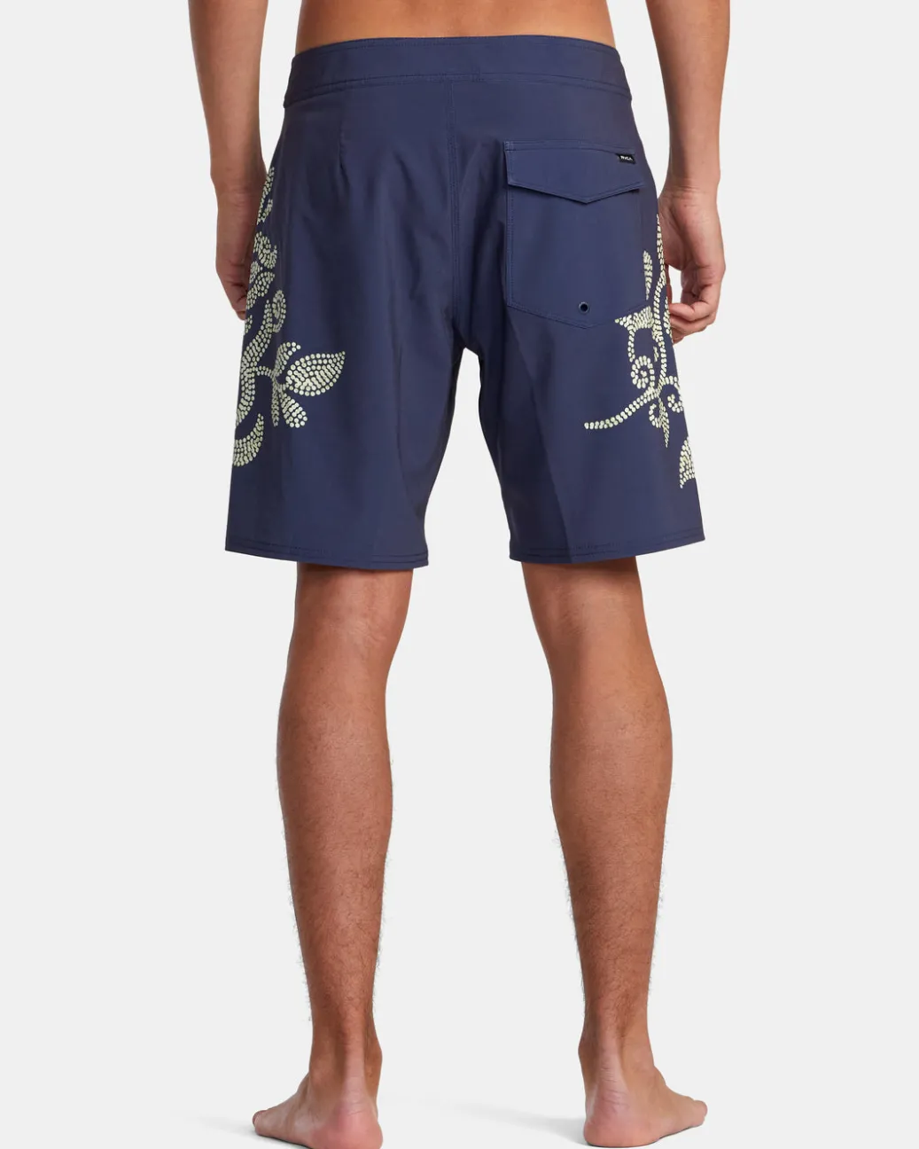 RVCA 16"-17" Outseam>DISPLACED TRUNK 16" BOARDSHORTS