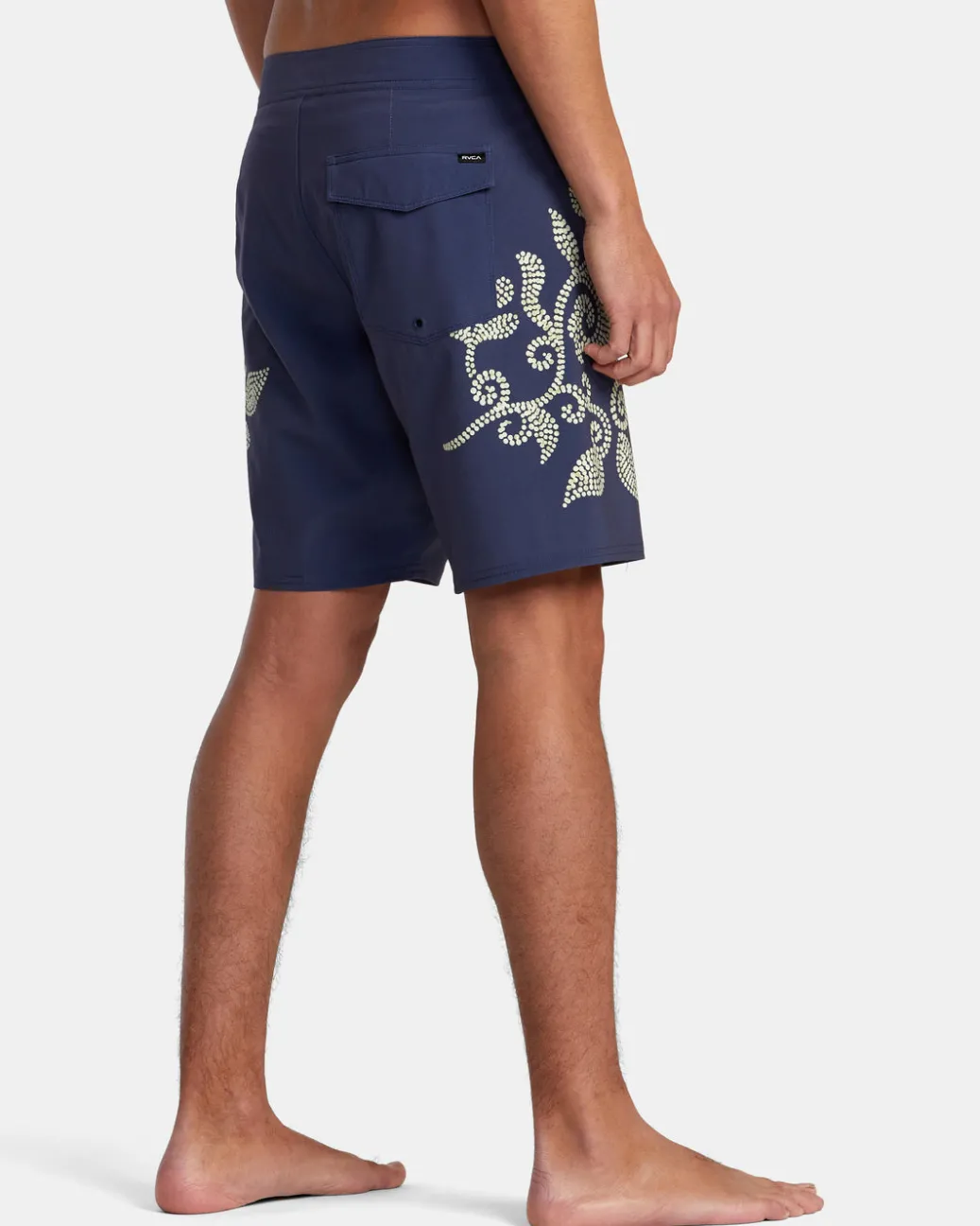 RVCA 16"-17" Outseam>DISPLACED TRUNK 16" BOARDSHORTS