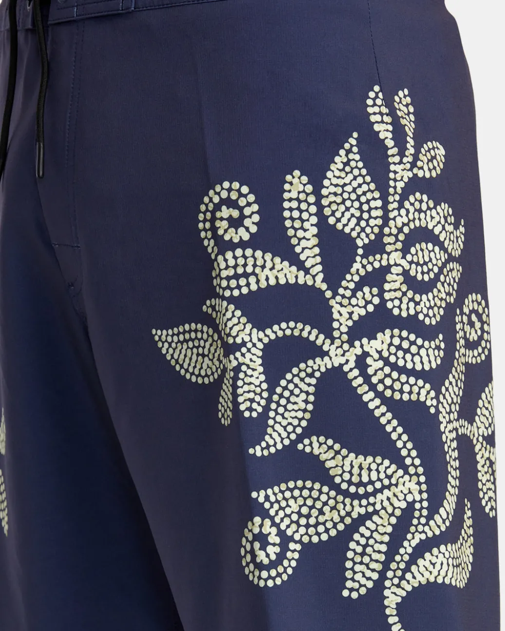 RVCA 16"-17" Outseam>DISPLACED TRUNK 16" BOARDSHORTS