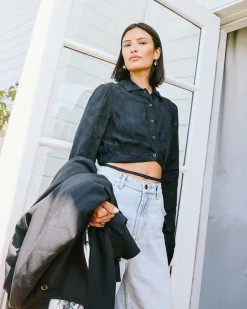 Women RVCA Tops>INVISIBLE MAN LONG SLEEVE CROP TOP