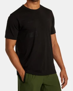 RVCA Workout Shirts|Tees / Tanks><noscript><img width=
