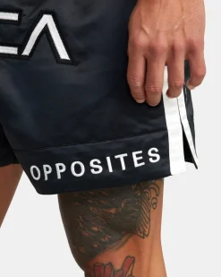 RVCA Shorts / Hybrids><noscript><img width=