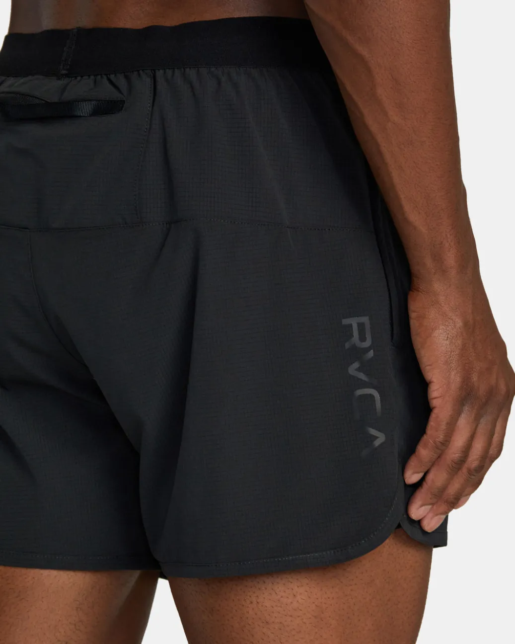 RVCA Shorts / Hybrids>RUNNER 14" ELASTIC WAIST SHORTS