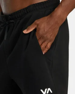 RVCA Shorts / Hybrids><noscript><img width=