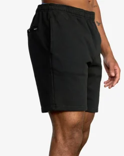 RVCA Shorts / Hybrids><noscript><img width=