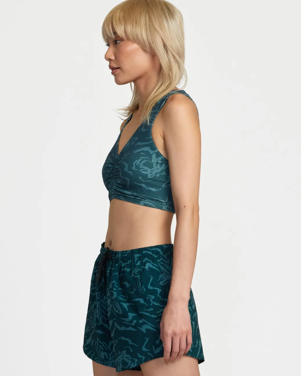 Women RVCA Compression Clothing|Athletic Shorts>VA ESSENTIAL YOGGER 12" SPORT SHORTS