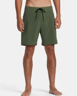 RVCA 18"-19" Outseam>VA PIGMENT 18" BOARDSHORTS