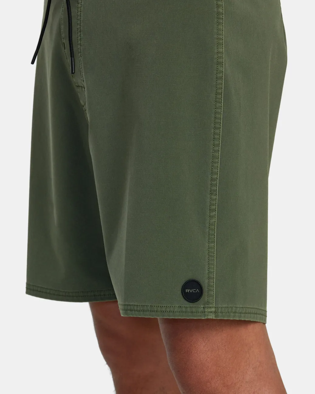 RVCA 18"-19" Outseam>VA PIGMENT 18" BOARDSHORTS