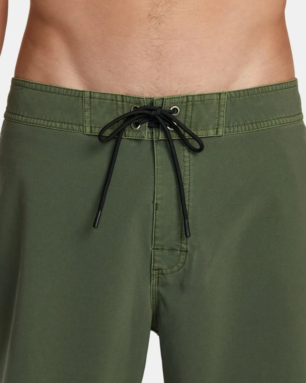 RVCA 18"-19" Outseam>VA PIGMENT 18" BOARDSHORTS