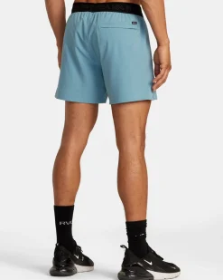 RVCA Shorts / Hybrids><noscript><img width=