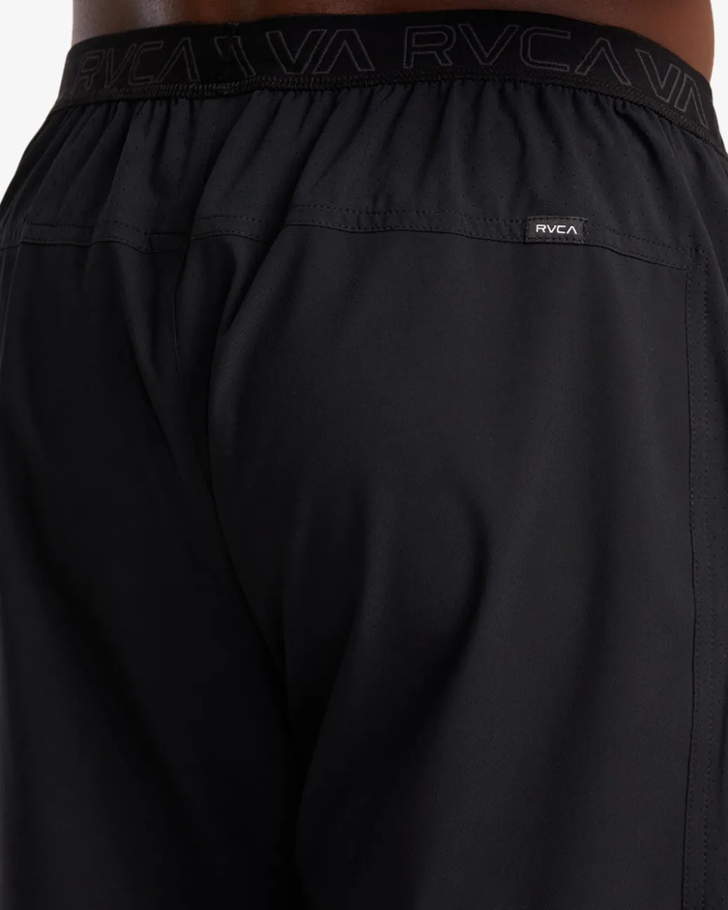 RVCA Shorts / Hybrids>YOGGER PLUS 18" SHORTS